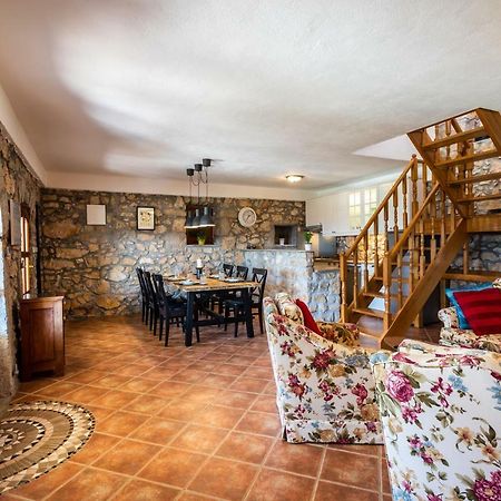 Villa Korina Pinezići Exterior foto